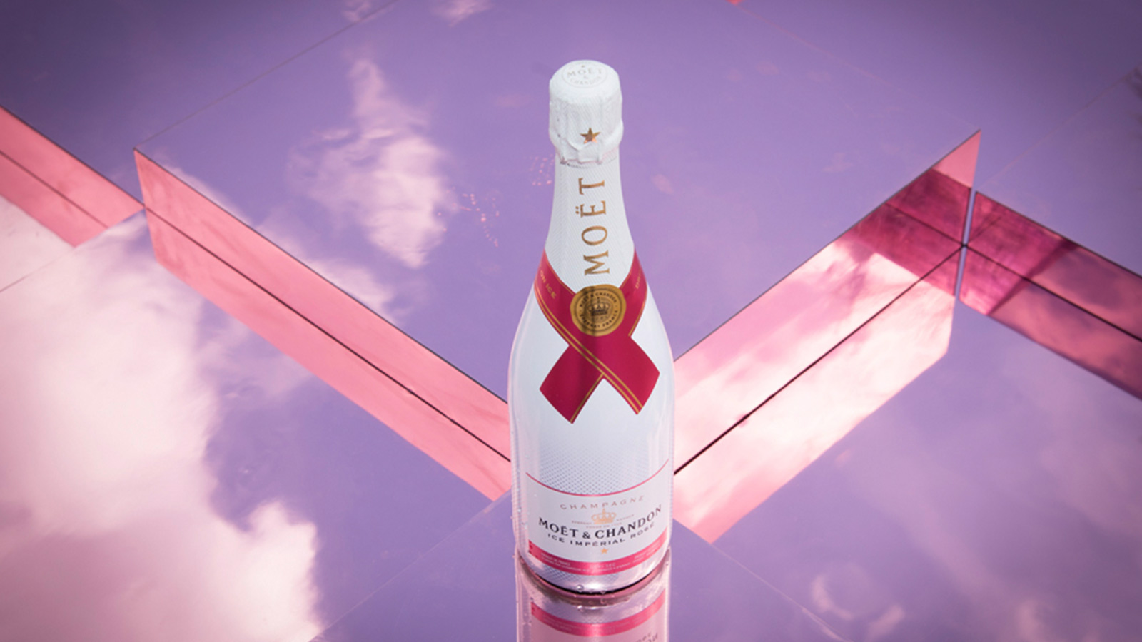 Den Sommer verlaengern mit Moet and Chandon - FACES.ch