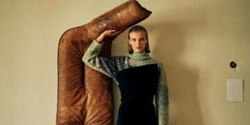 Couch Geflüster by Ava Pivot