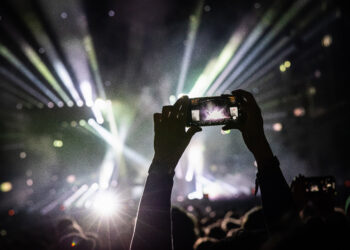 Atemberaubende Konzertfotos nur mit dem Handy