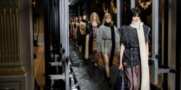 Louis Vuitton Fashion Show FW 23/24 in Paris