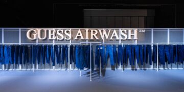 Guess revolutioniert mit neuem Denim-Prozess die Mode Teaser