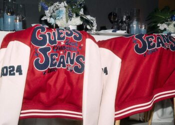 VIPs in der Wüste: Guess Jeans x Coachella Compound Teaser