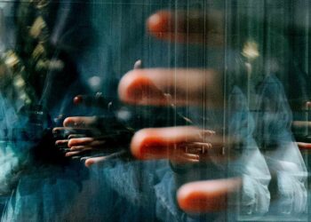 Canvas, Camera, Creation: Fotografin Lydia Roberts im Interview