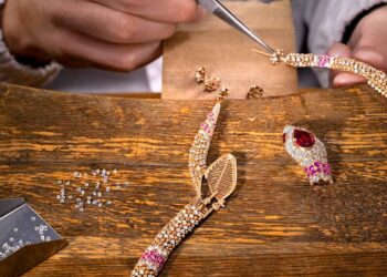 Bulgari’s Serpenti Infinito