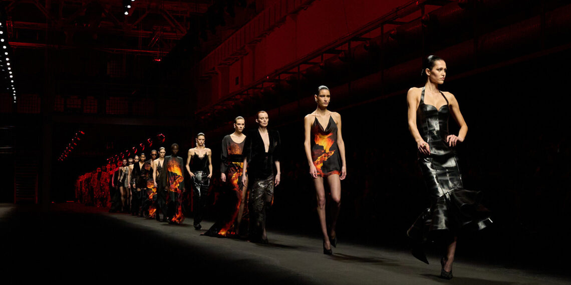 Roberto Cavalli Herbst/Winter 2025/26 – Pompeii Future