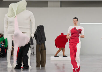 Issey Miyake Herbst/Winter 2025/26 : Die Kunst der Transformation