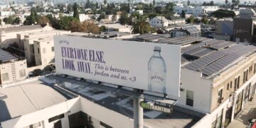 Österreichische Mineralwassermarke Vöslauer präsentiert neue Sonderedition auf der Art Miami