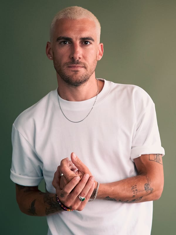 Josh Silver, Pflegefachperson und Autor