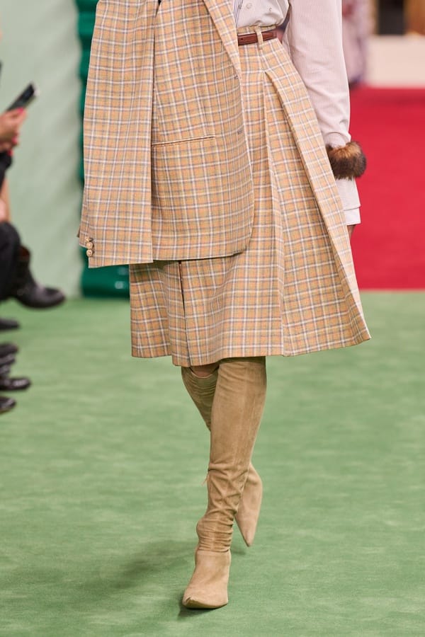 Beige karierter Faltenrock im Set von Acne Studios